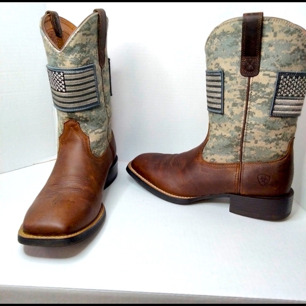 Ariat Distressed Came Sage Western Patriot Size 9 Men’s boot.